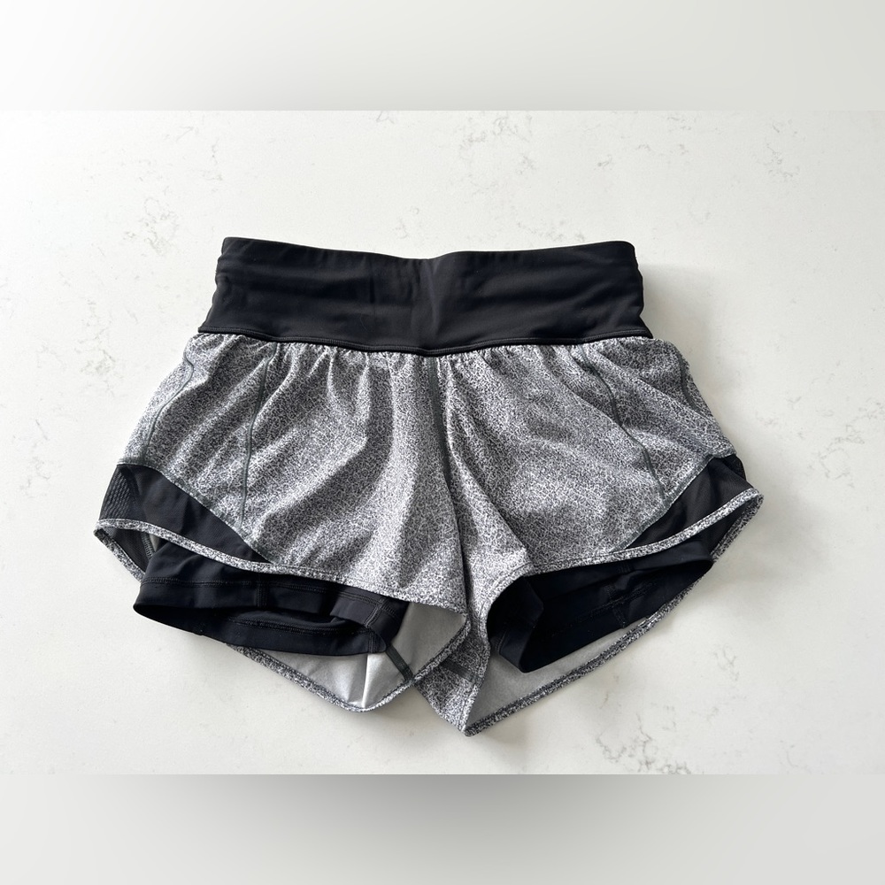 LULULEMON Hotty Hot Short - Naked 4" -
Fractal Alpine White Black - Size 4